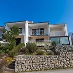 Apartamento House For 2 - 7 Persons With 3 Bedrooms *