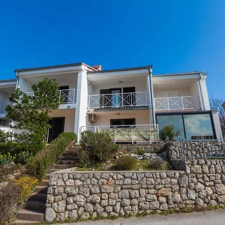 Apartment House For 2 - 7 Persons With 3 Bedrooms *