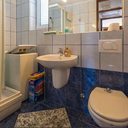 公寓 House For 2 - 7 Persons With 3 Bedrooms 克罗诺维察