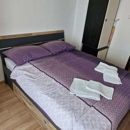 House For 2 - 7 Persons With 3 Bedrooms Apartmán Klenovica