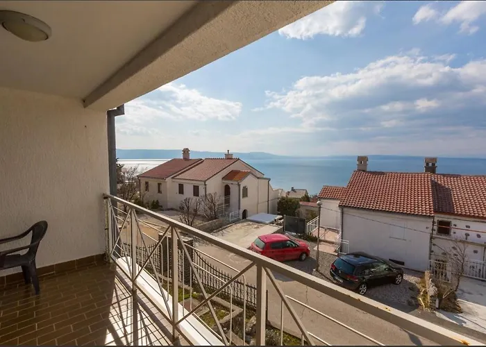 House For 2 - 7 Persons With 3 Bedrooms Klenovica