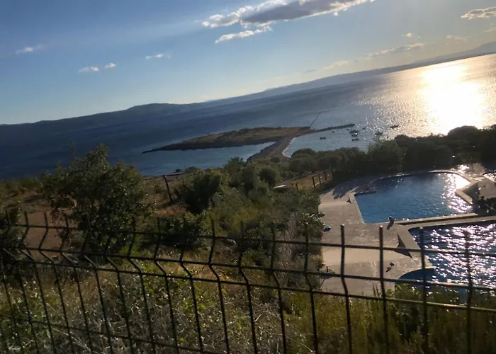 House For 2 - 7 Persons With 3 Bedrooms Klenovica